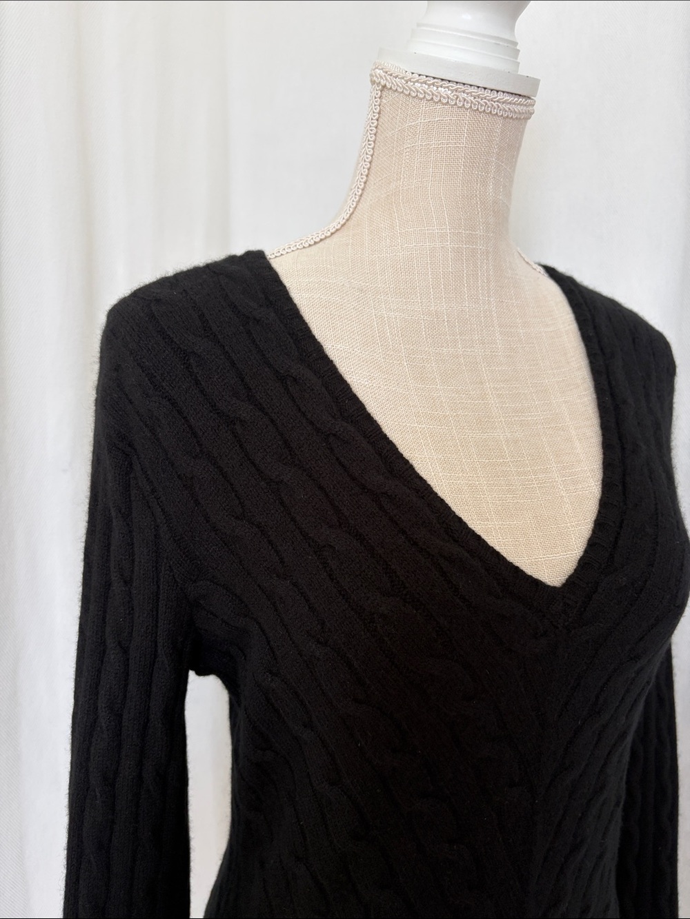 Ralph Lauren Black Label Cashmere Classic Black Cable-Knit V-Neck Sweater